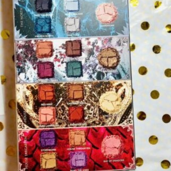 UD Vault Limited Edition GOT Eye Shadow Palette - Picture 2 of 8